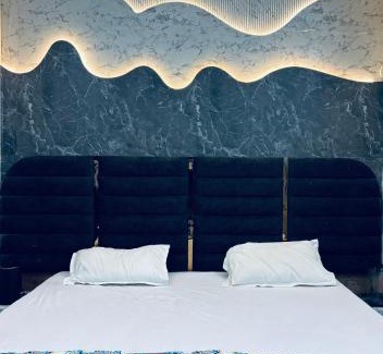 Mathura Hotel | Hotel Radha Madhavam Luxurious Boutique Stay