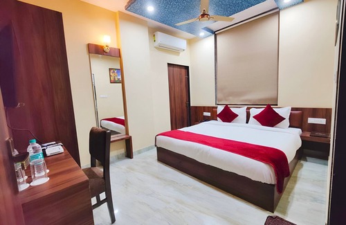 Sindhi Camp Hotel | Hotel Ratan Palace by Evara