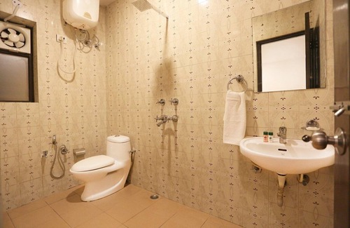 Mahipalpur Hotel | Hotel Ravin