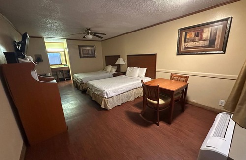 Covington Hotel | Hotel Red Rose by Townhouse Covington I-64