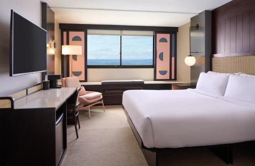 Waikiki Hotel | Hotel Renew