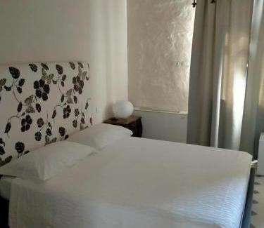 Mondragone Bed & Breakfast | Hotel & Resort Lunatenuta