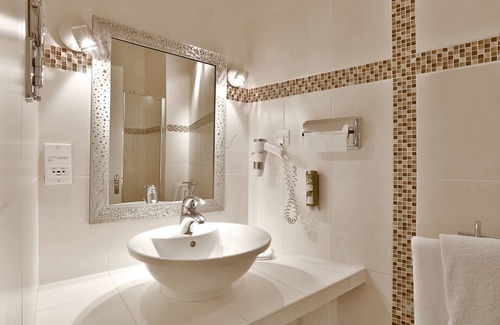 Brantome-en-Perigord Hotel | Hotel Restaurant Charbonnel