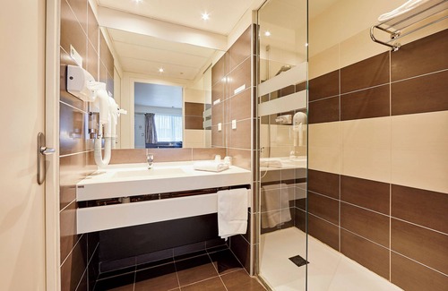 Crevin Hotel | HOTEL RESTAURANT BEL AIR