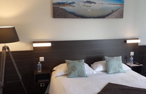 Crevin Hotel | HOTEL RESTAURANT BEL AIR