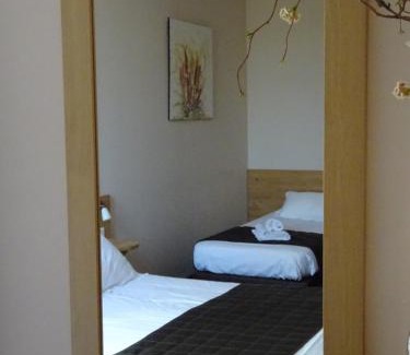 Carnoules Hotel | Hotel Restaurant Le Castel Fleuri