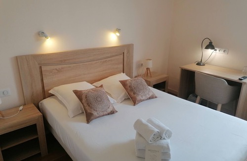 Etauliers Hotel | Hotel Restaurant Platanes