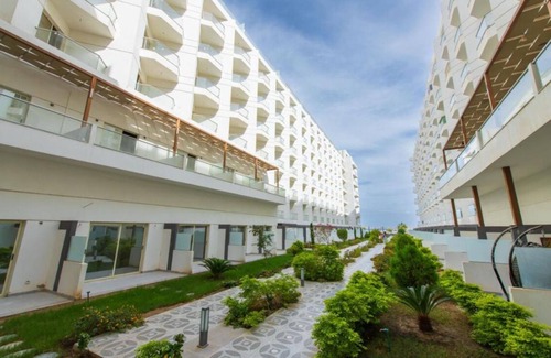 Corniche Road-Dahar Hotel | Hotel room Scandic Resort