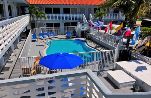 Deerfield Beach Hotel | Hotel Room Steps from the BEACH!