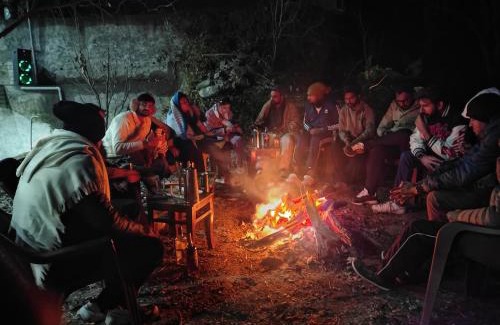 Banjar Hotel | Hotel Royal Galaxy Tirthan