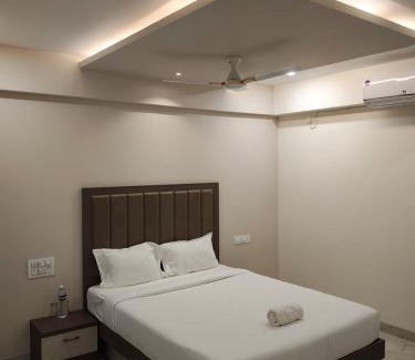 Bajarwadi Hotel | Hotel RRR