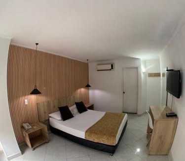 Florida Nueva Hotel | Hotel Santorini la 70