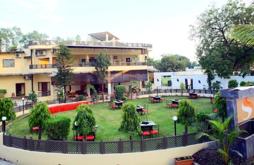 Sagar House | Hotel Saroj Sagar