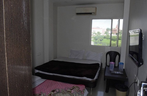 Ujjain Hotel | Hotel Shree Lok