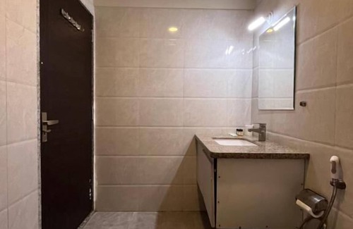 Vrindavan Hotel | Hotel shri Radha Nikunj