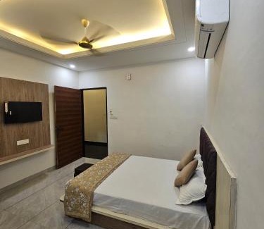 Sikar Hotel | Hotel Shyam Naresh khatushyamji