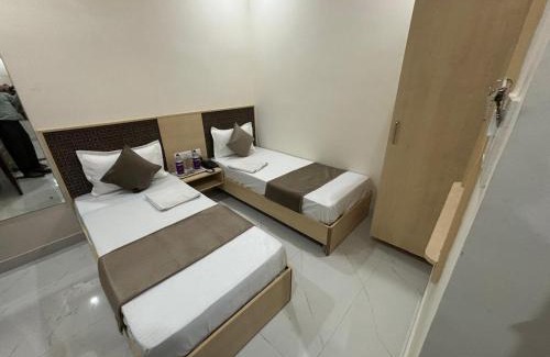 Gopalbari Hotel | Hotel Silver Moon-200 meter Jaipur Junction