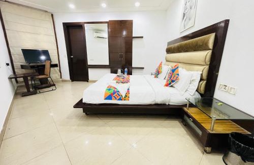 Malviya Nagar Bed & Breakfast | Hotel Smart Stay -Malviya Nagar Metro