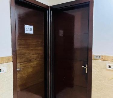 Malviya Nagar Bed & Breakfast | Hotel Smart Stay -Malviya Nagar Metro