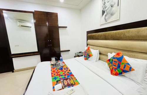Malviya Nagar Bed & Breakfast | Hotel Smart Stay -Malviya Nagar Metro