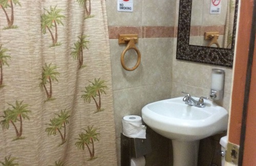 Hialeah House | Hotel Studio in vibrant Hialeah with WiFi, AC Anchor # 15