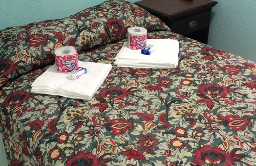 Hialeah House | Hotel Studio in vibrant Hialeah with WiFi, AC Anchor # 15