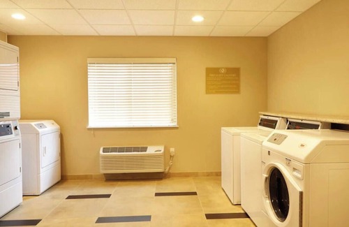 North San Antonio - SAT Apartment | Hotel Suites with great guest amenities near San Antonio International Airport.