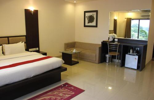 Varanasi Hotel | Hotel Surya, Kaiser Palace