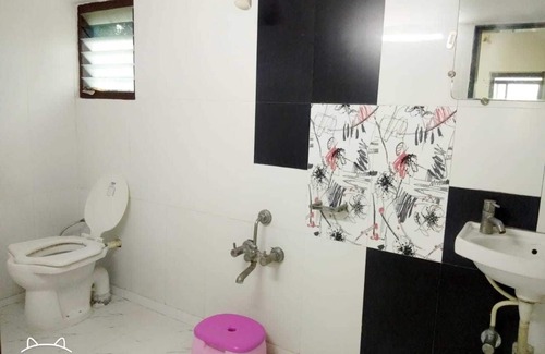 Kamrej Hotel | Hotel Swagat Inn And Guest House