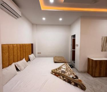 Ujjain Hotel | Hotel Tathaastu Palace