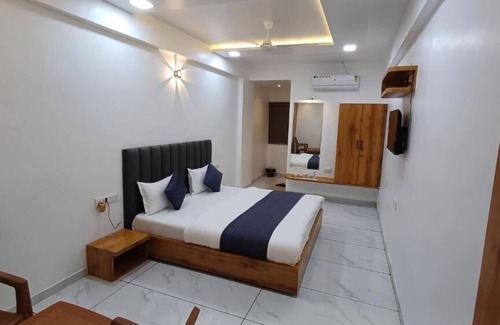 Patan Bed & Breakfast | Hotel The Grand Jashi Residency