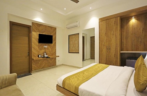Wazirpur Hotel | hotel The Paradise and Banquet Near Max Hospital