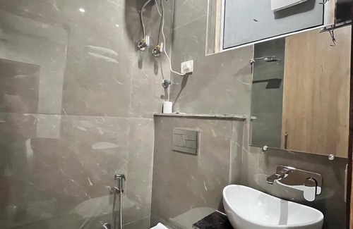 Mahipalpur Hotel | Hotel The Rise