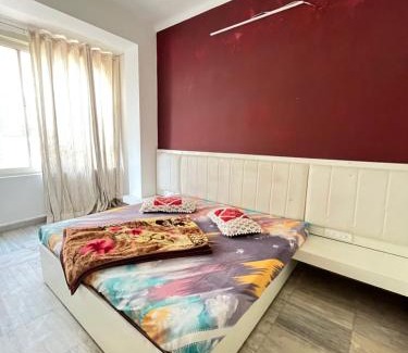 Nathdwara Hotel | Hotel vaishnavi - 200mtr From temple only 966o9o1oo6