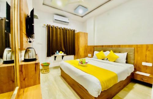 Udaipur District Hotel | Hotel Vallabh at Pichola Lake Nathi Ghat Brahmpole Udaipur