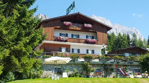 Cortina d'Ampezzo Hotel | Hotel Villa Gaia