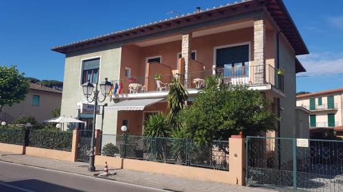 Porto Azzurro Hotel | Hotel VILLA ITALIA B&B