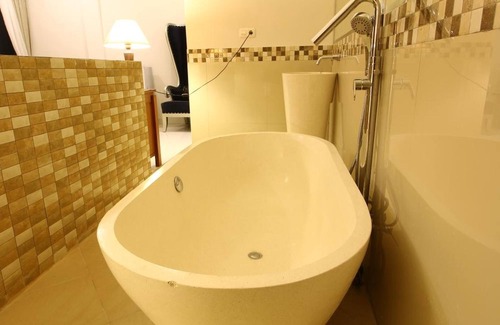 Kaliasem Hotel | Hotel Wahyu Dana
