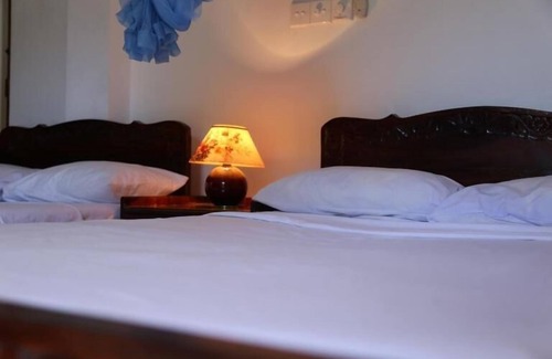 Mahasenpura House | Hotel Whitehouse