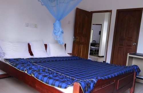 Mahasenpura House | Hotel Whitehouse