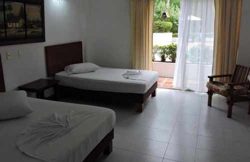 Caucasia Hotel | Hotel y Restaurante Mesón del Gitano