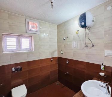Madikeri Hotel | Hotel Yajna Comforts