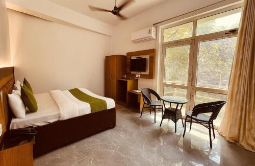 Mahipalpur Bed & Breakfast | Hotel Yash Regency by JMD Group