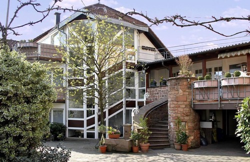 Waldfischbach-Burgalben House | Hotel Zum Schwan - apartment/apartment, shower, WC, 1 bedroom