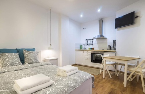 Collblanc y La Torrassa Apartment | Hotelito Boutique Camp Nou 2