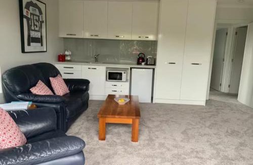 Westshore House | HotelSuse