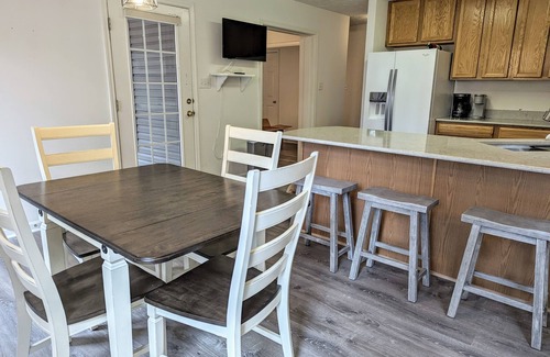 Keezletown House | HotTub,Location!YearRound:Ski Entr, Fmily Ctr. On Mountain Renovated 5BR 3.5BAEV