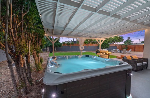 Serra Mesa House | HotTub & Luxury Home In the Heart of San Diego!