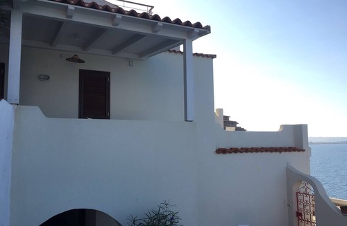 Costa Saracena-Castelluccio House | House of greek's: the house by the sea