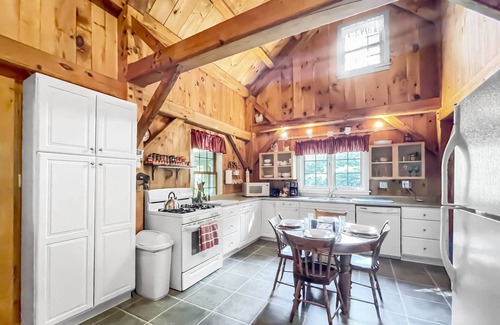 Rumney House | Hounds Nest: Community Decks on Stinson Lake, Dogs Ok, Central AC, Fire Pit, Fast WiFi & more
